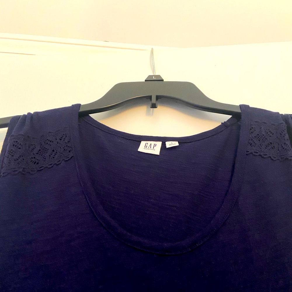 Gap Maternity sleeveless top size Large EUC